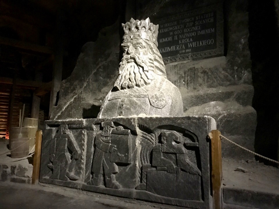 ヴィエリチカ岩塩坑の彫刻